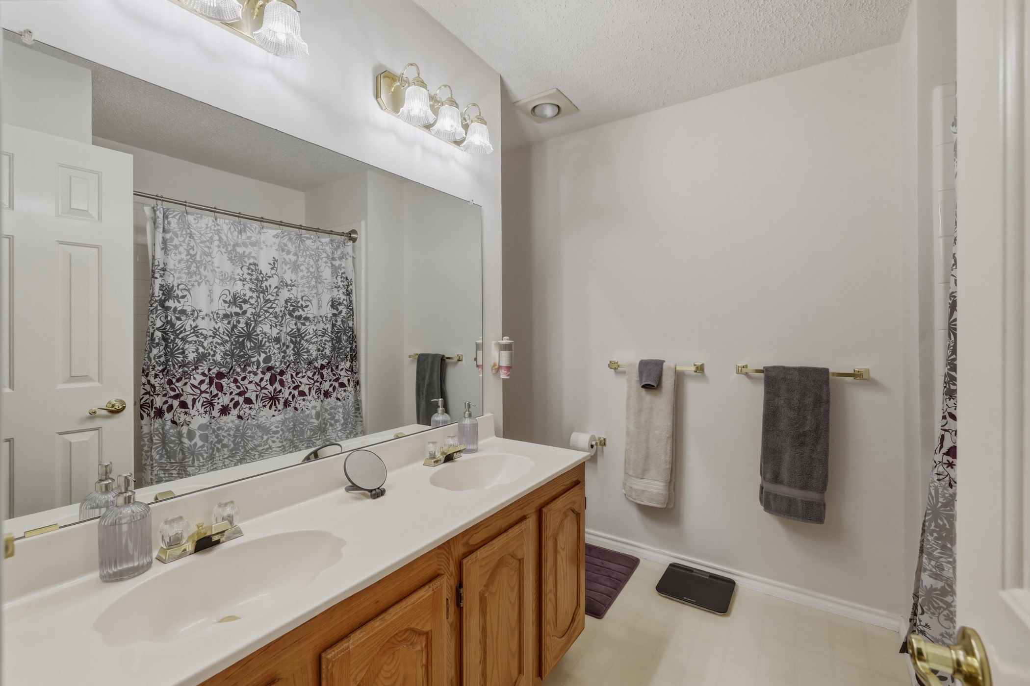 7612 Oak Knoll Drive North Richland Hills TX 76182
