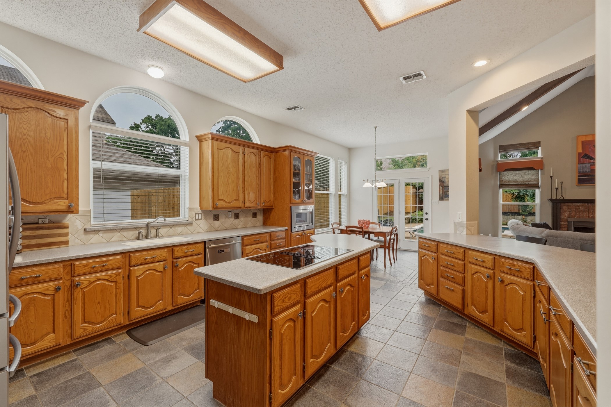 7612 Oak Knoll Drive North Richland Hills TX 76182