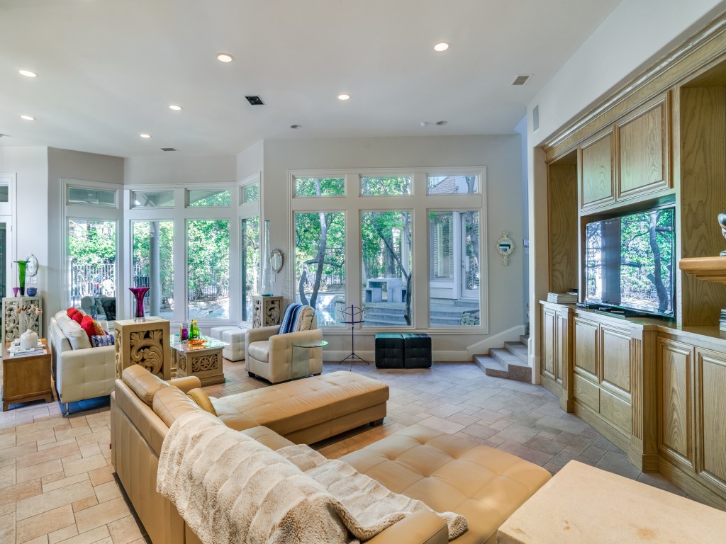 7111 Hill Forest Drive Dallas TX 75230