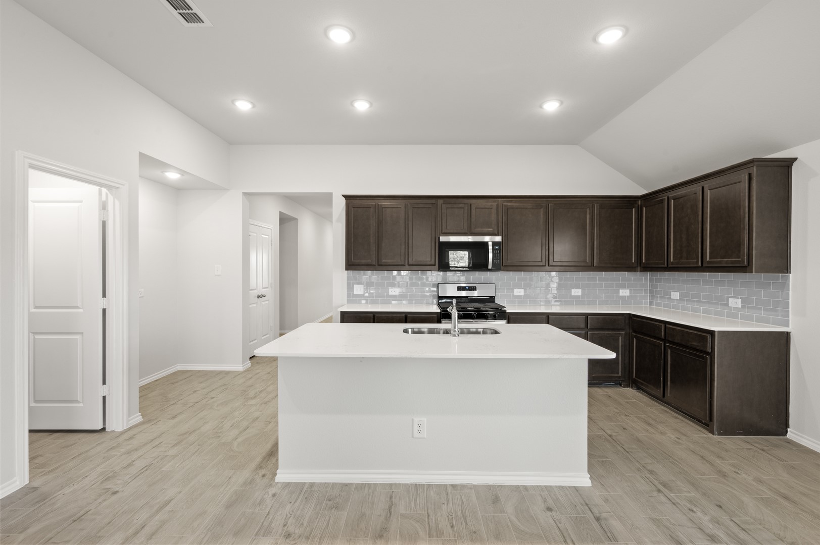2833 Hay Lane Midlothian TX 76065