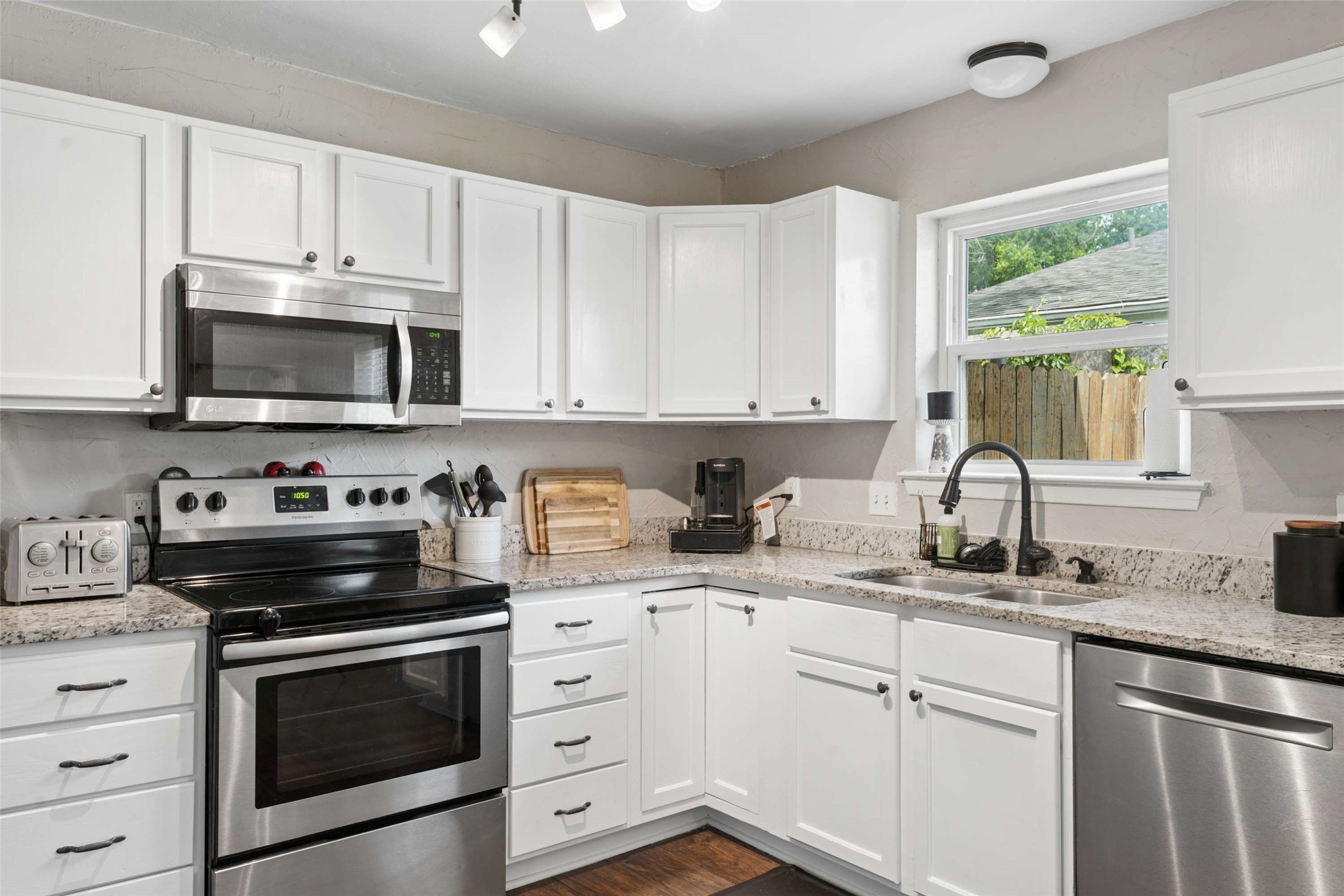 2217 Shady Brook Drive Bedford TX 76021