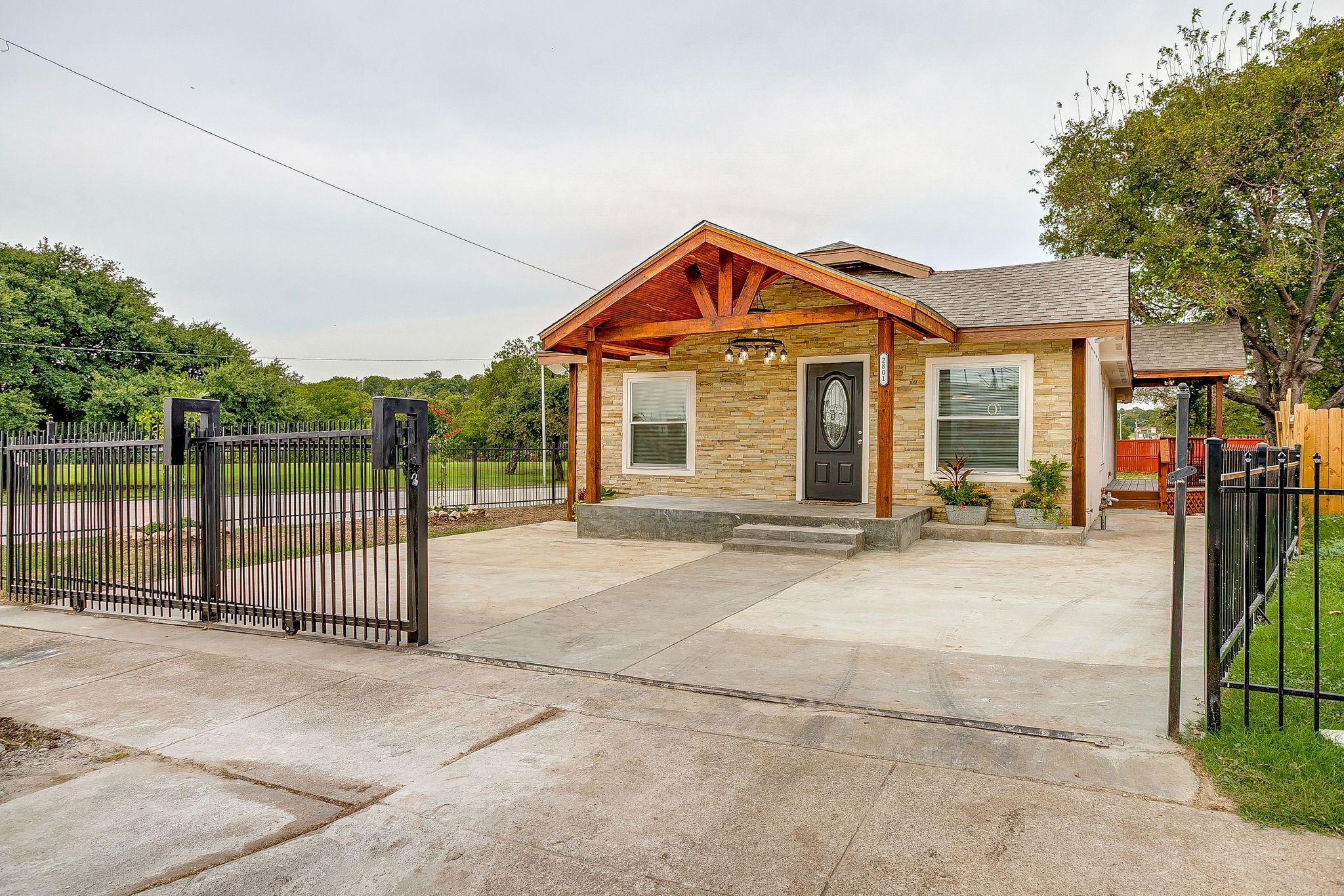 2801 Ross Avenue Fort Worth TX 76106