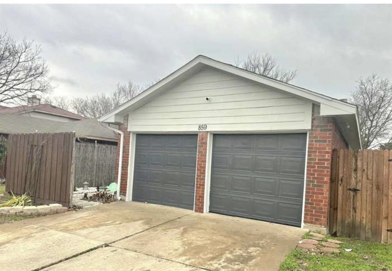 859 Prairie Creek Drive Grand Prairie TX 75052
