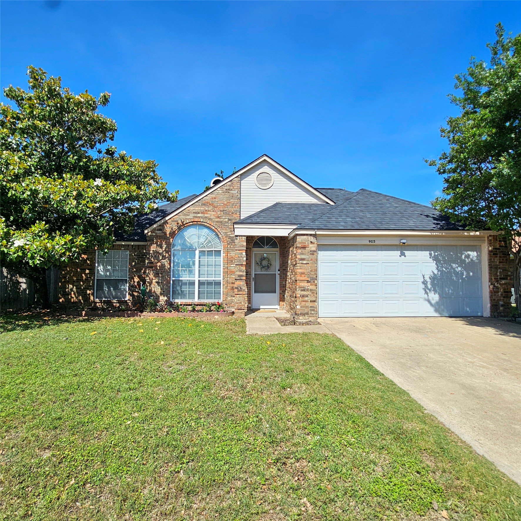 905 Park Place Boulevard Midlothian TX 76065