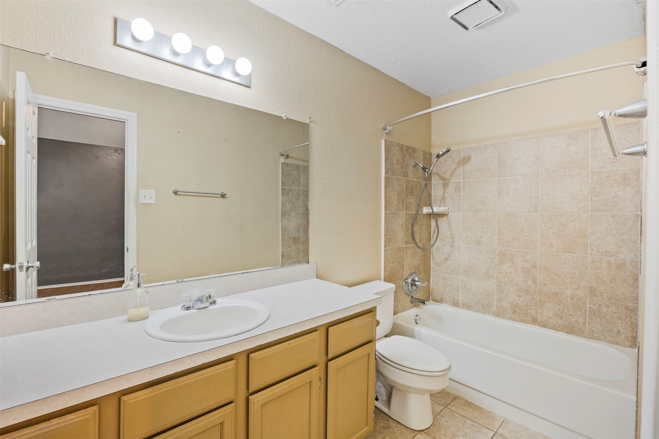 905 Park Place Boulevard Midlothian TX 76065