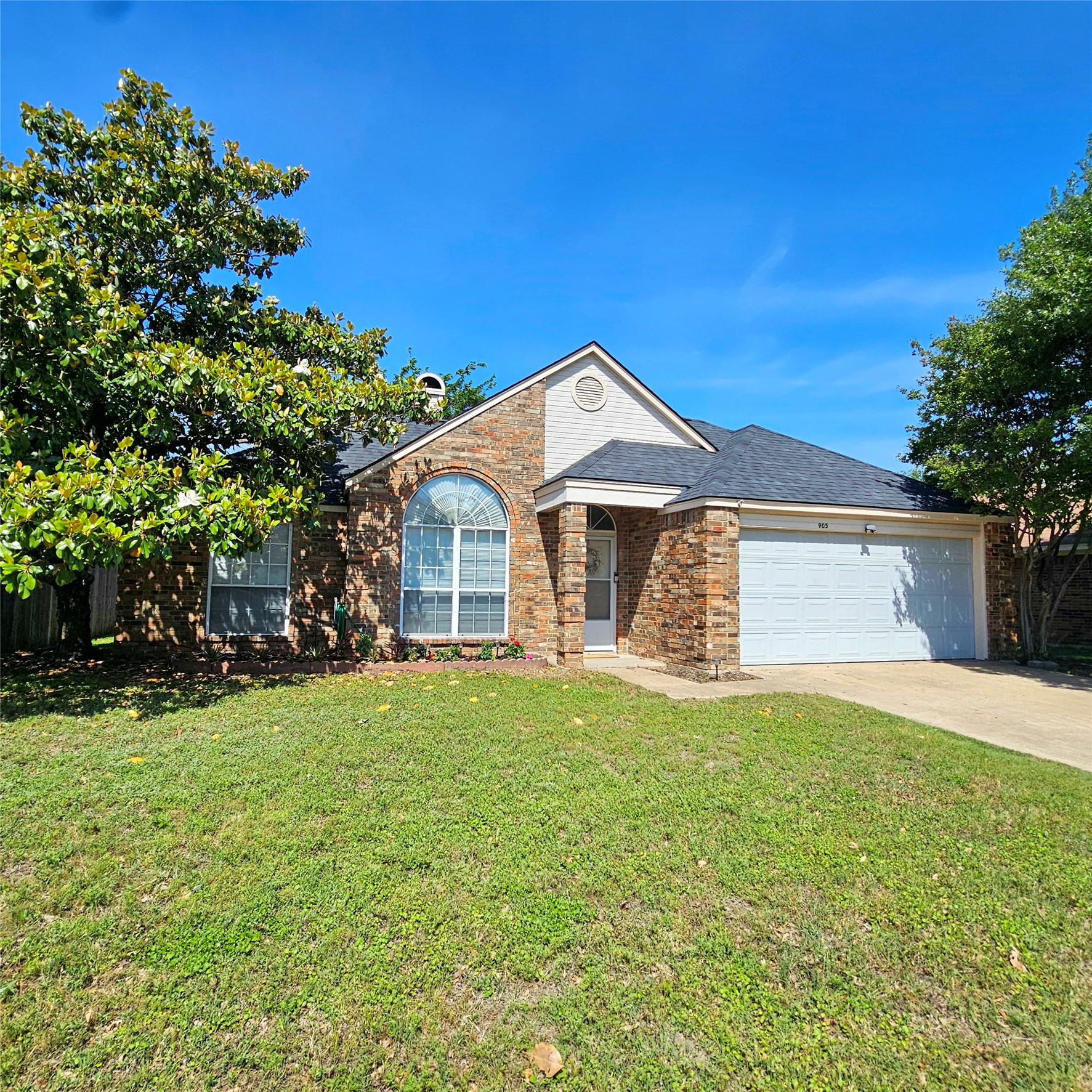 905 Park Place Boulevard Midlothian TX 76065