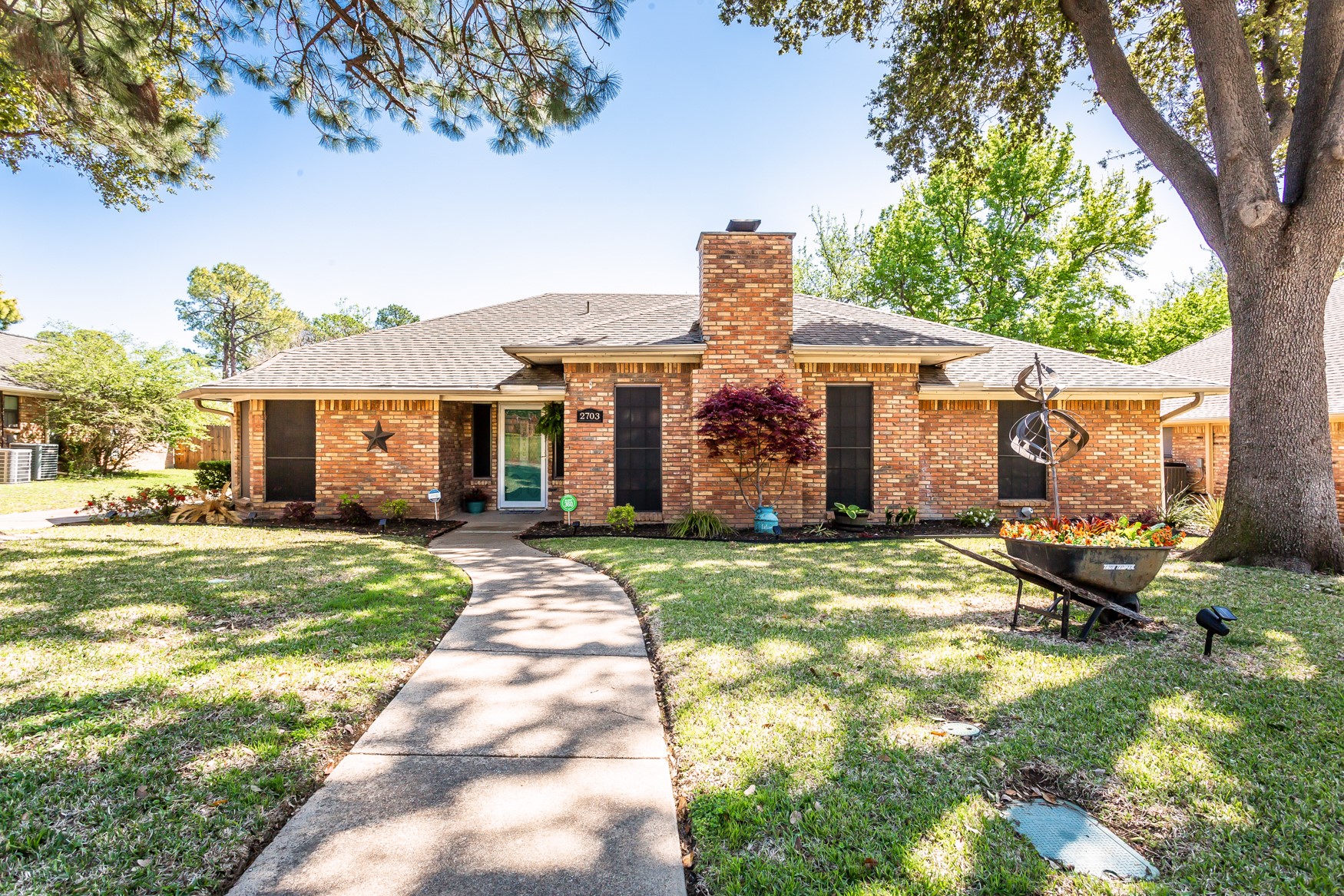 2703 Winding Oaks Drive Arlington TX 76016