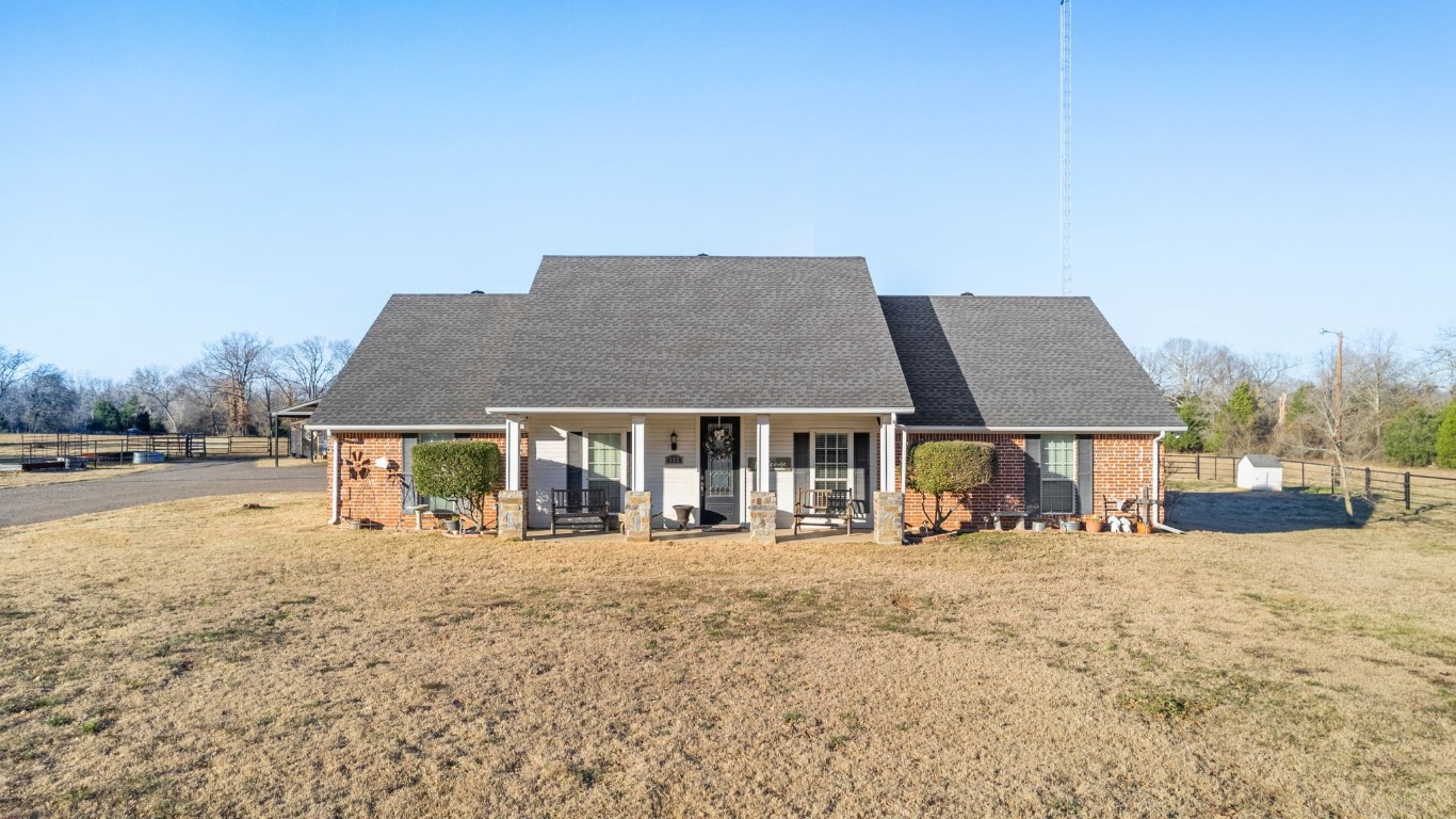 302 Vz County Road 1813 Grand Saline TX 75140