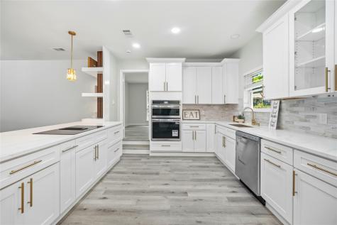 1013 Tanglewood Lane Arlington TX 76012