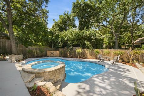 1013 Tanglewood Lane Arlington TX 76012