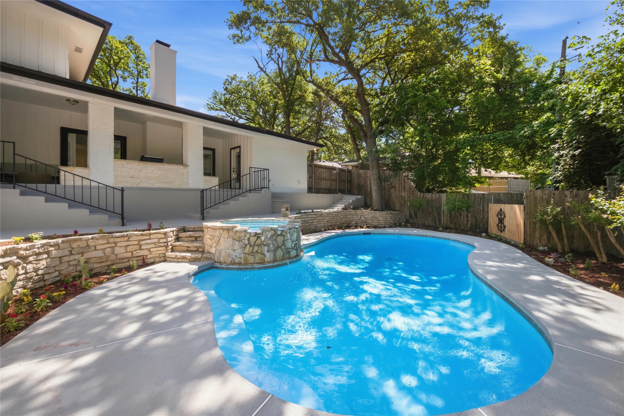 1013 Tanglewood Lane Arlington TX 76012