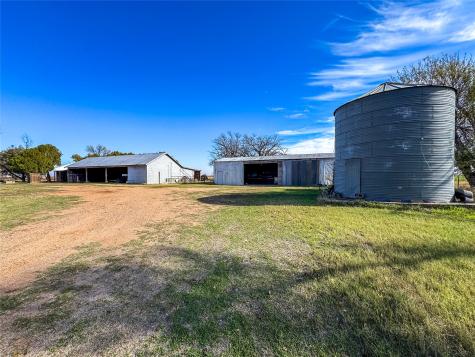 1527 County Road 165 Rochester TX 79544
