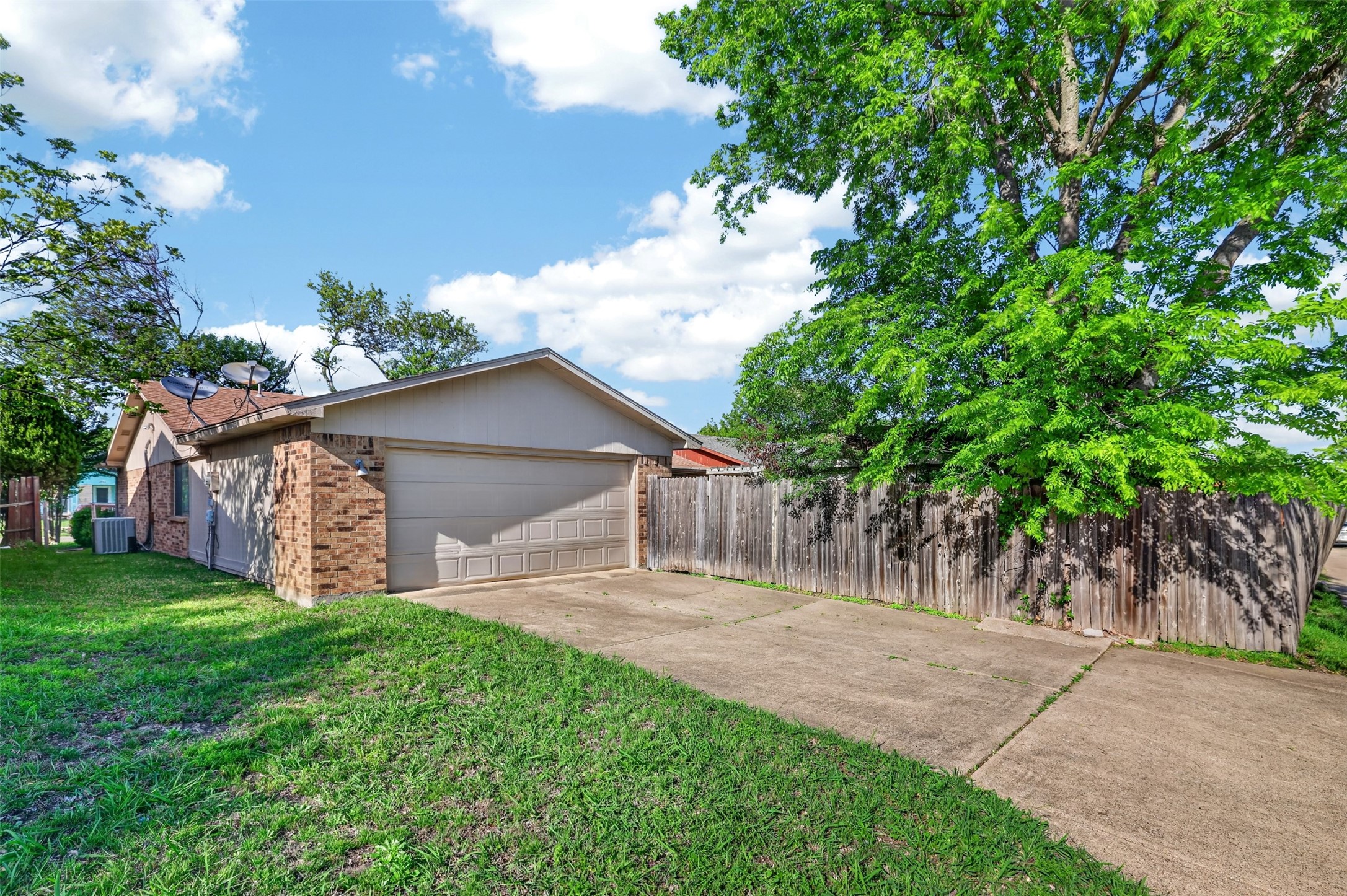 2950 San Diego Drive Dallas TX 75228
