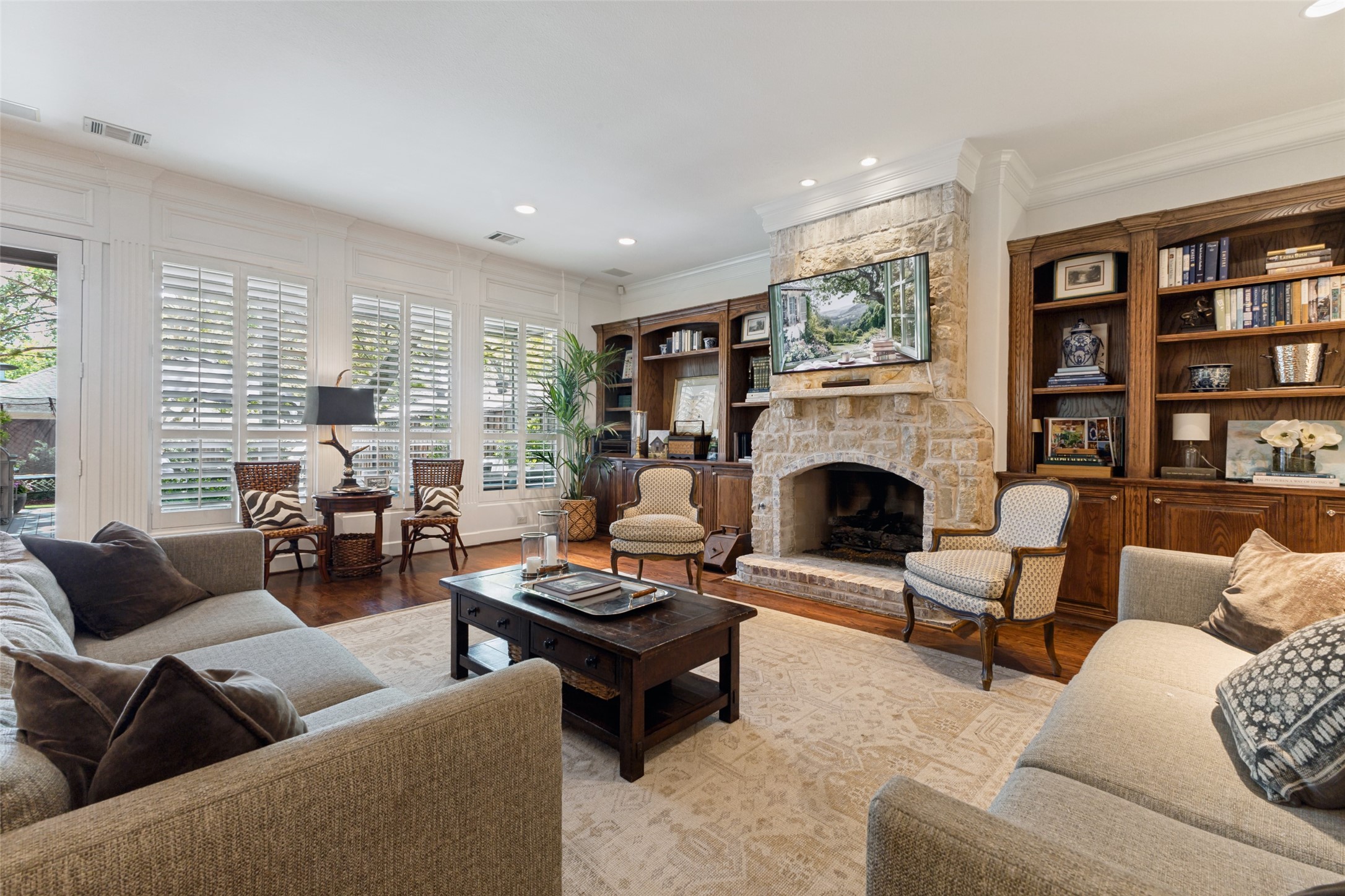 5718 Stanford Avenue Dallas TX 75209