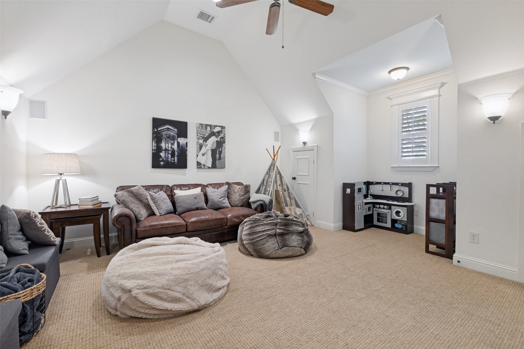 5718 Stanford Avenue Dallas TX 75209