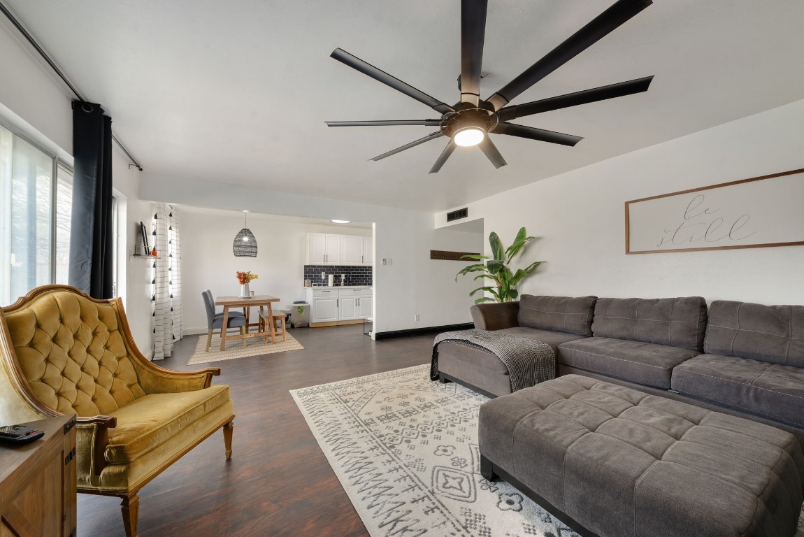 614 Country Lane Grand Prairie TX 75052