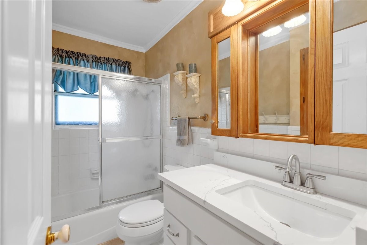 1845 Chevy Chase Drive Carrollton TX 75006