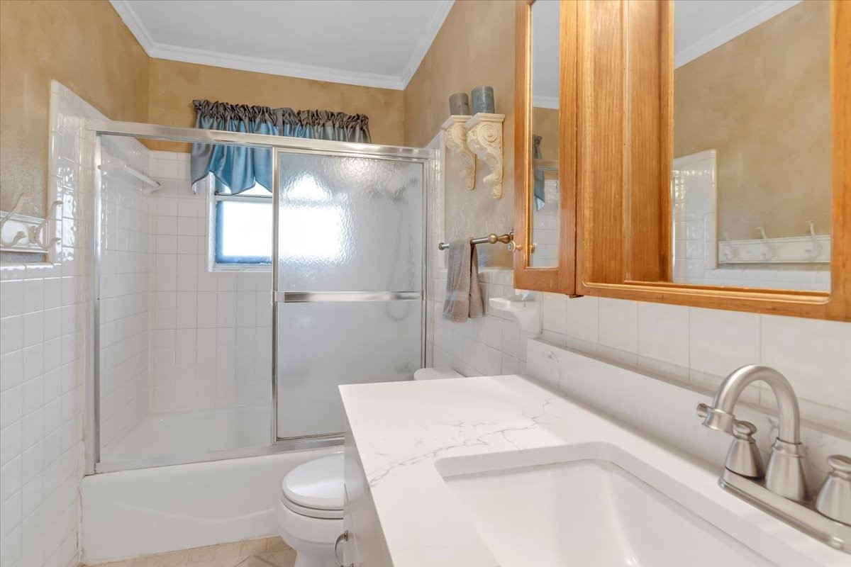 1845 Chevy Chase Drive Carrollton TX 75006