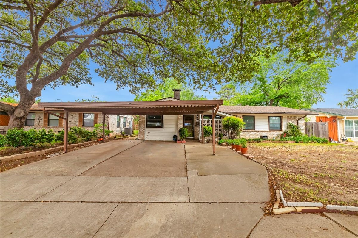 1845 Chevy Chase Drive Carrollton TX 75006