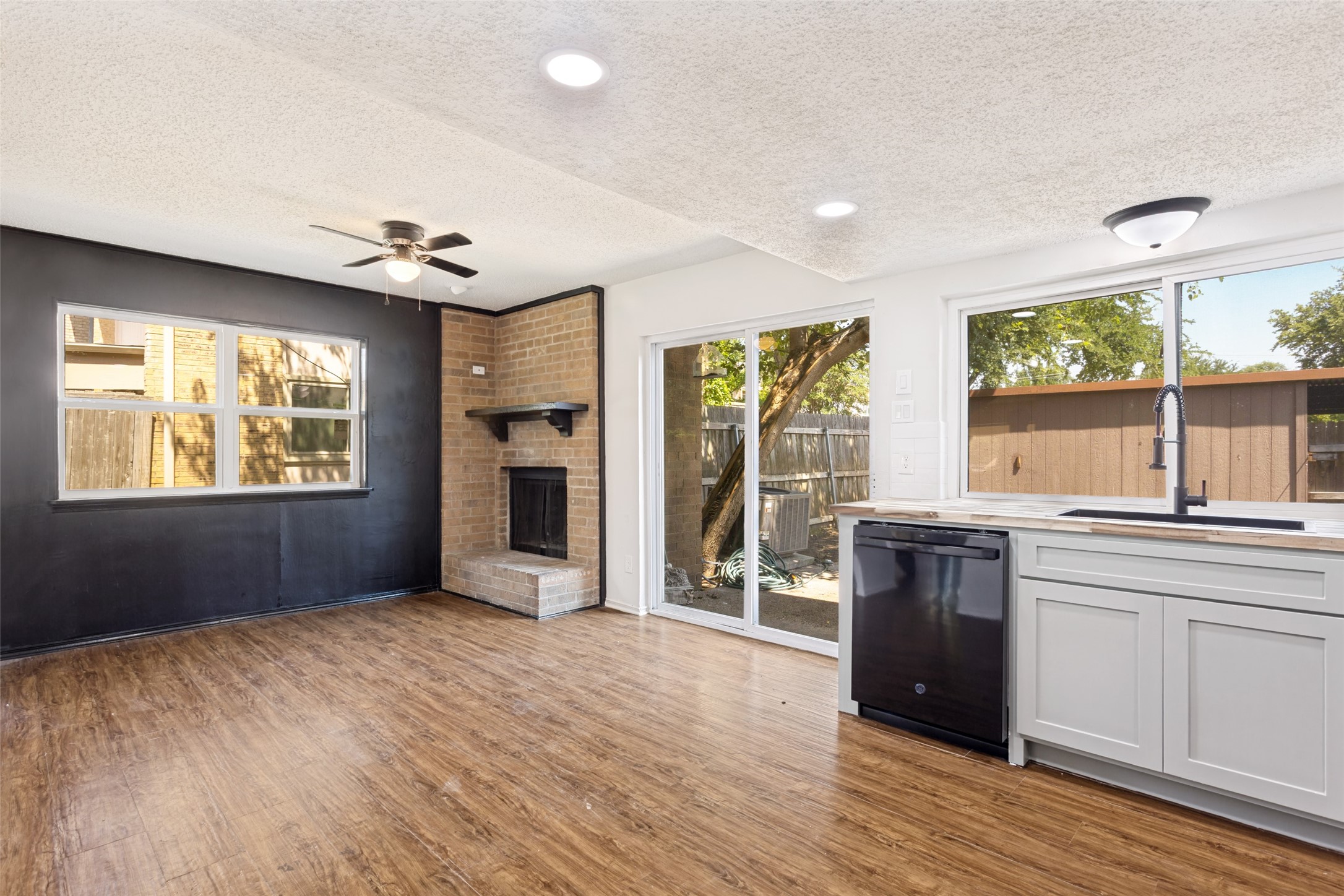 3110 Roundtree Lane Garland TX 75044