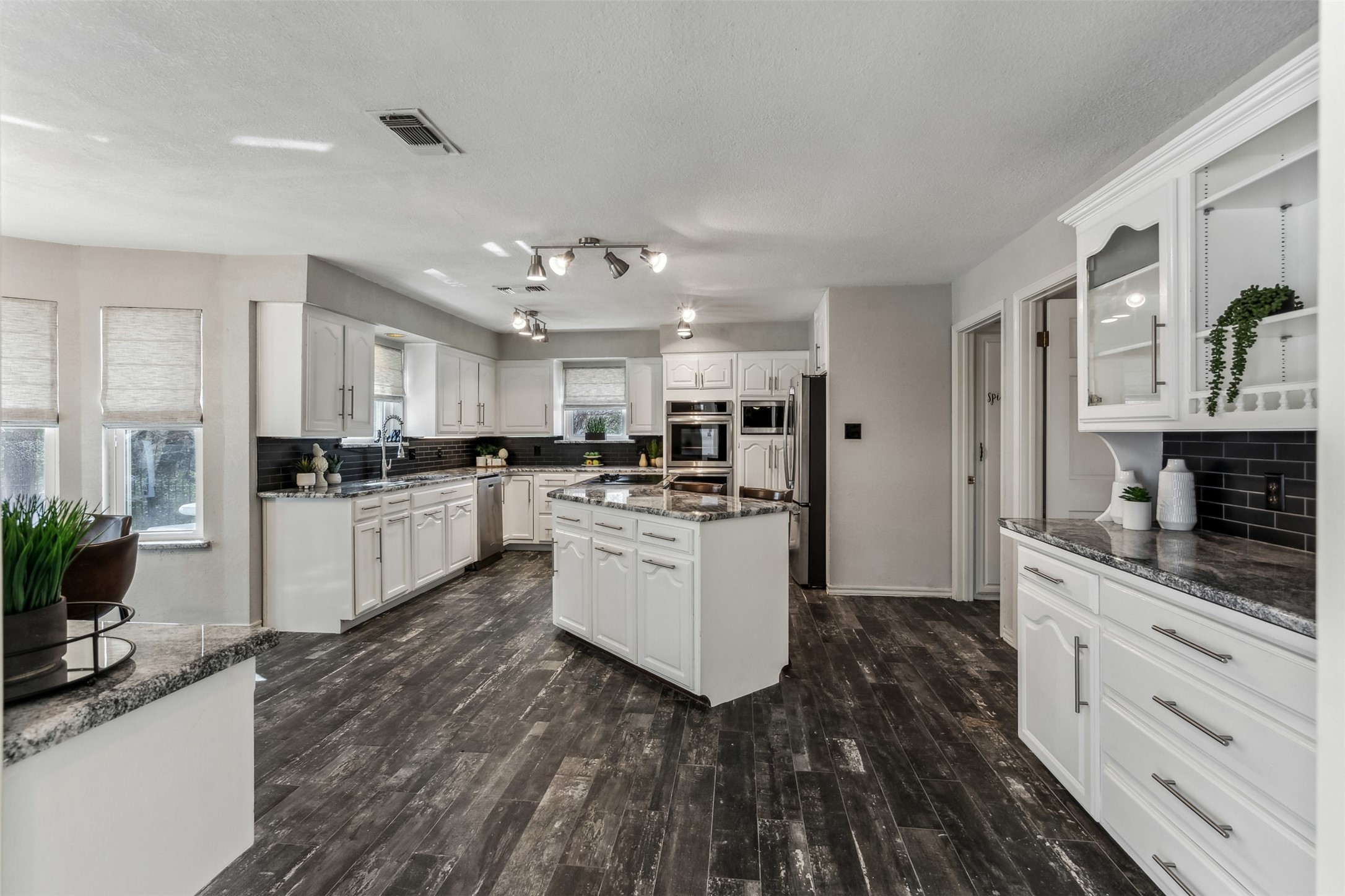 5908 Waterview Drive Arlington TX 76016