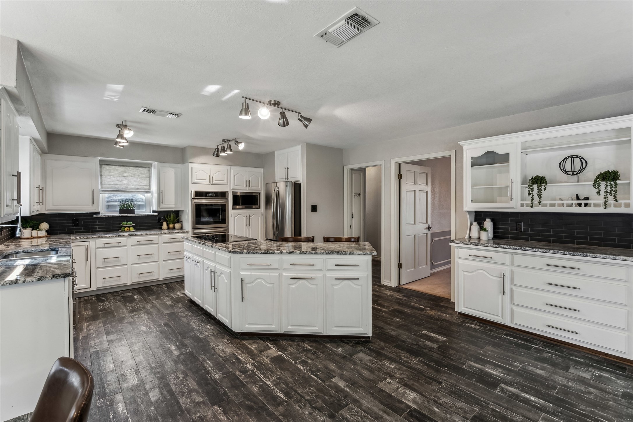 5908 Waterview Drive Arlington TX 76016