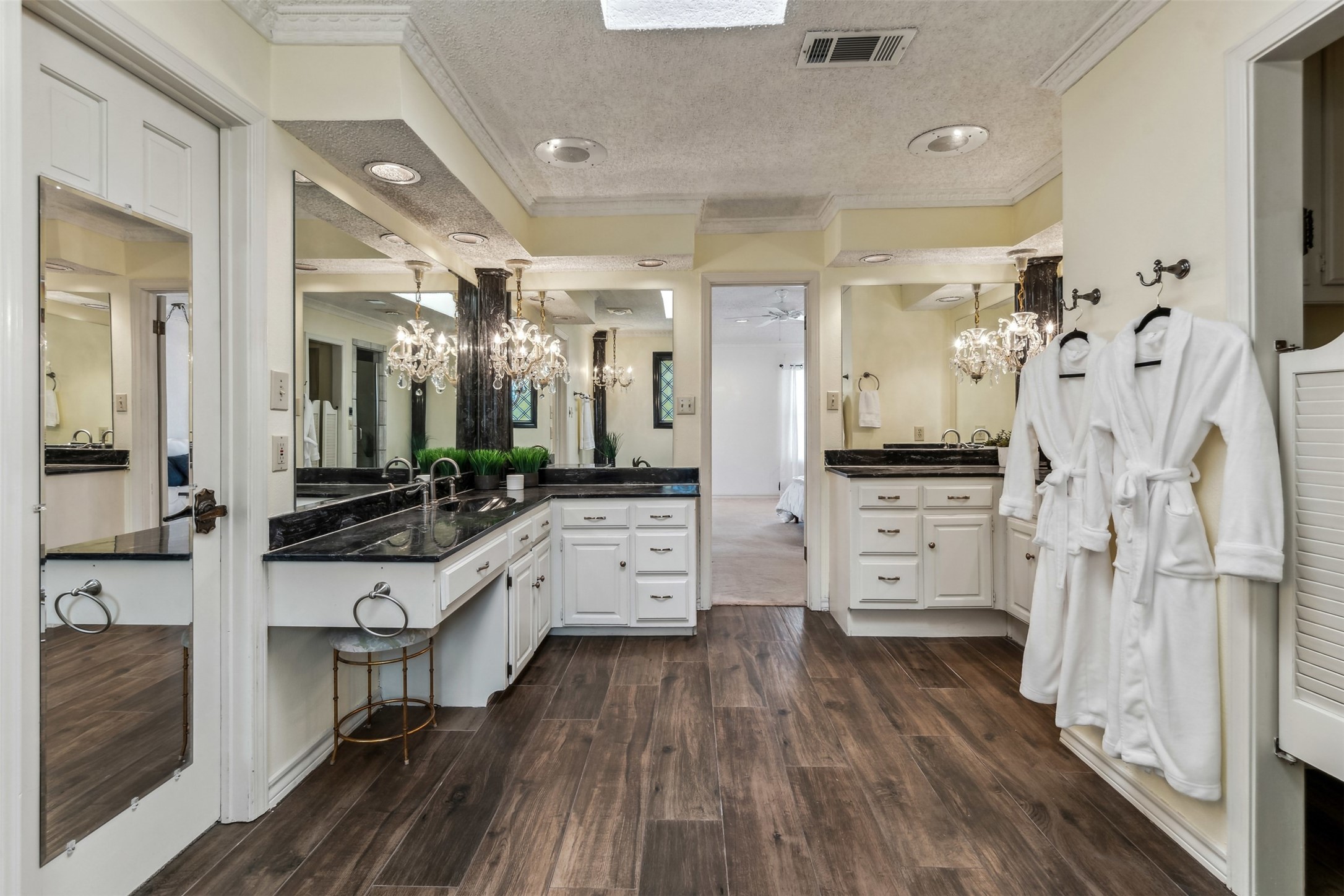 5908 Waterview Drive Arlington TX 76016