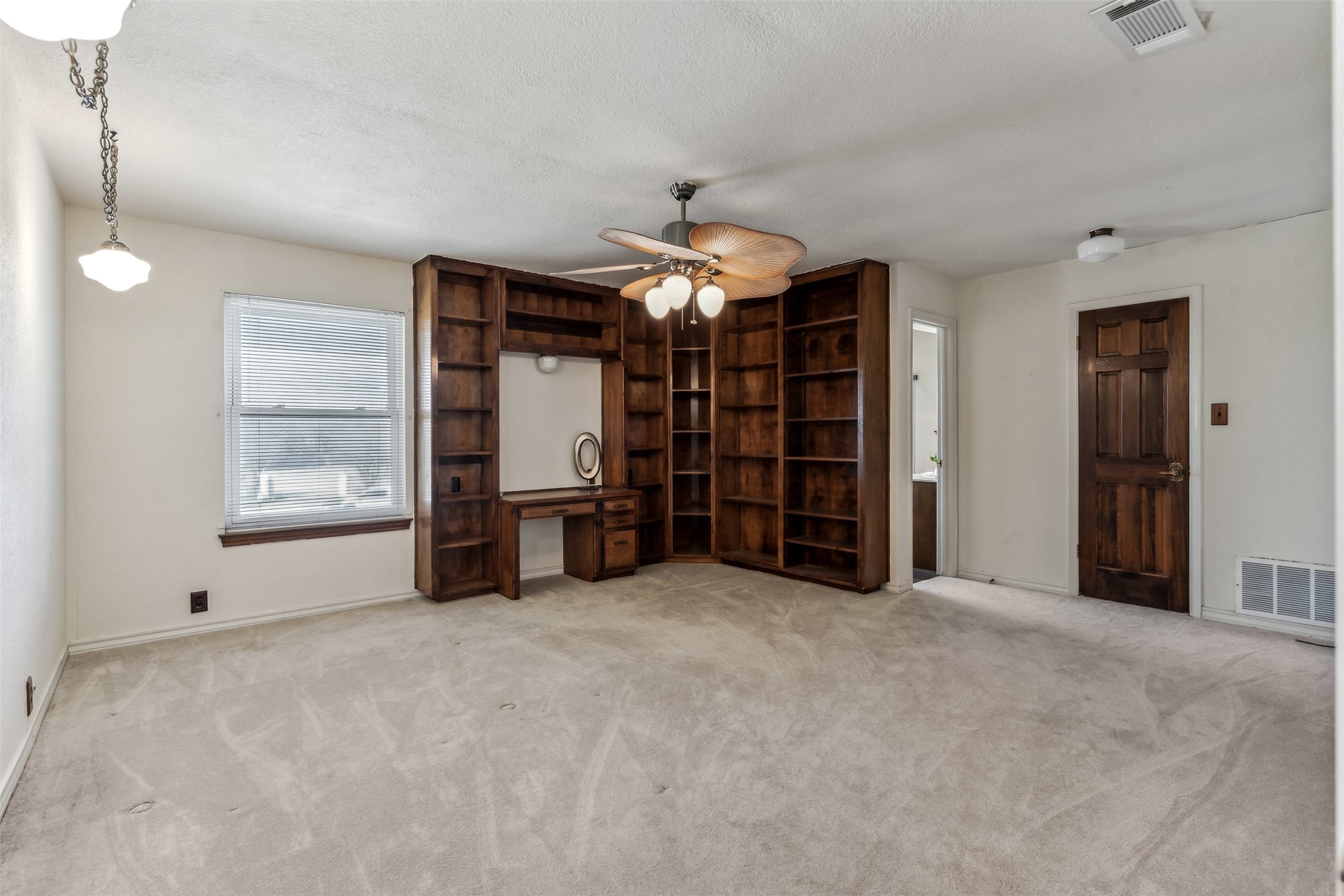 5908 Waterview Drive Arlington TX 76016