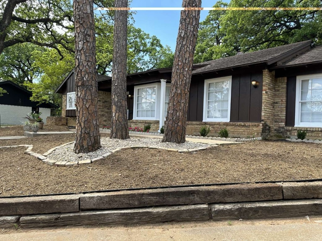 1904 Mccleskey Court Fort Worth TX 76112