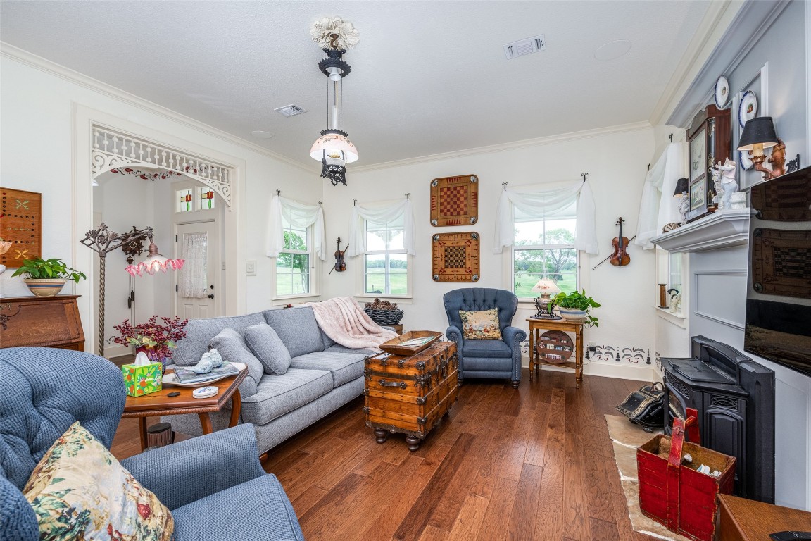 174 County Road 2690 Alvord TX 76225