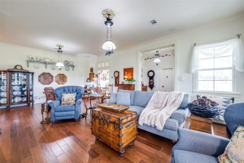 174 County Road 2690 Alvord TX 76225