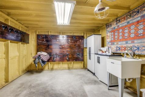 174 County Road 2690 Alvord TX 76225