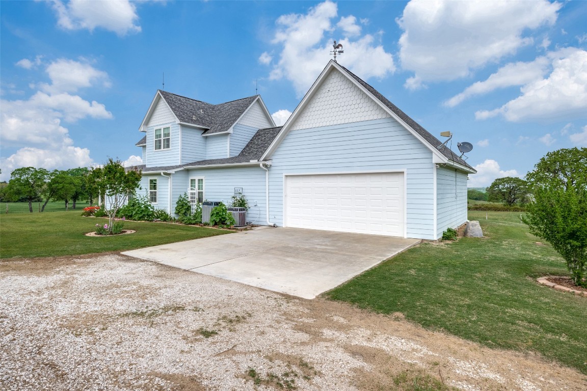 174 County Road 2690 Alvord TX 76225