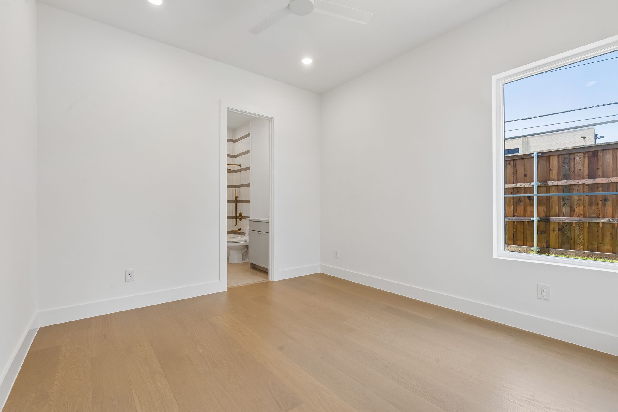 6402 Kenwood Avenue Dallas TX 75214