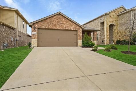 2818 Highgarden Trail Crandall TX 75114