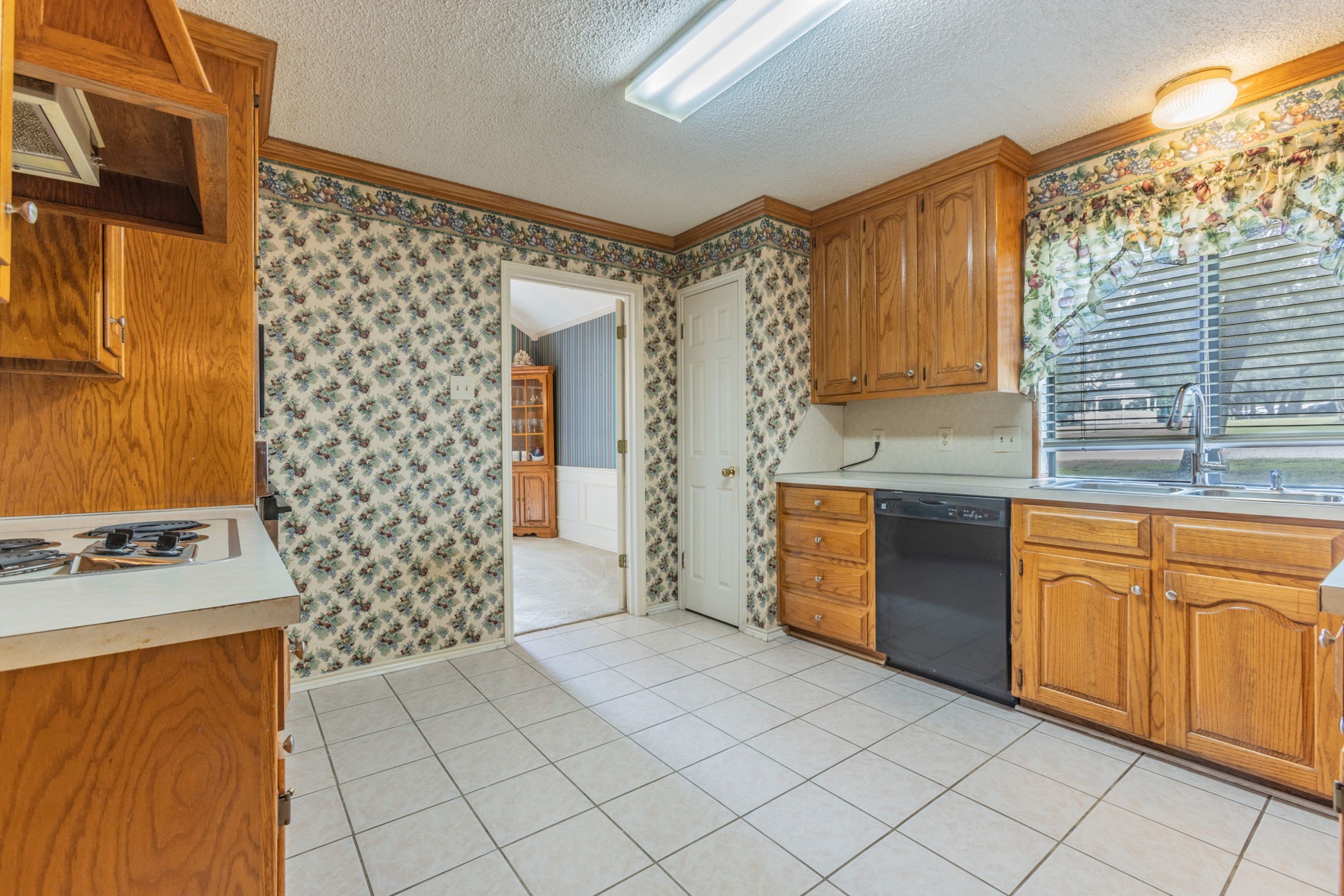 9900 Oak Ridge Circle Woodway TX 76712