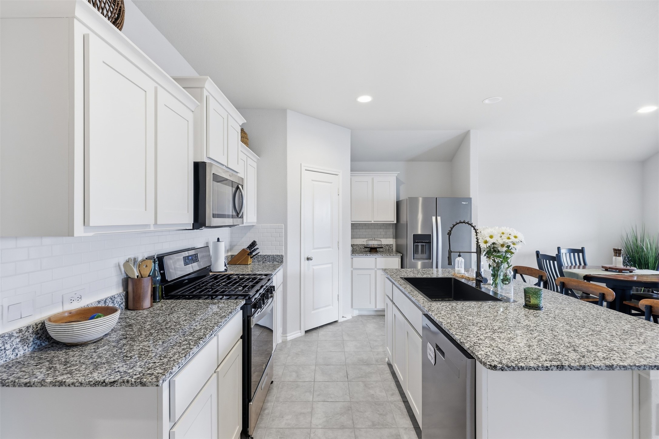 613 Whitecomb Lane Justin TX 76247