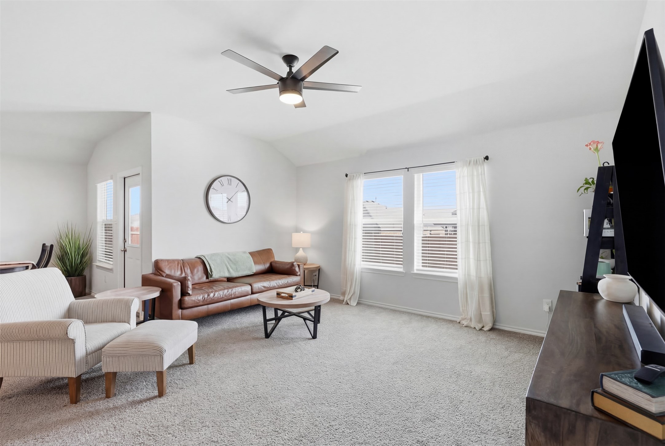 613 Whitecomb Lane Justin TX 76247