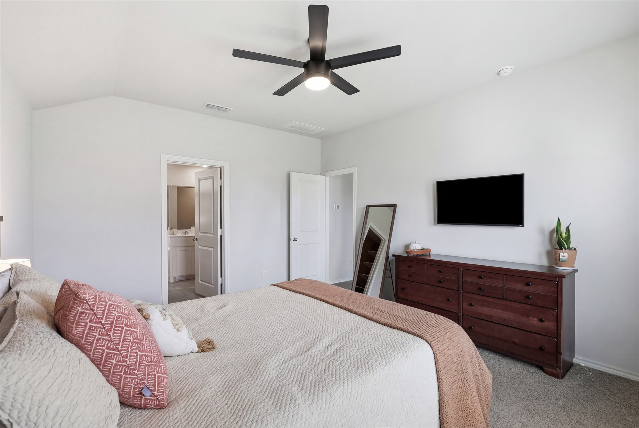 613 Whitecomb Lane Justin TX 76247