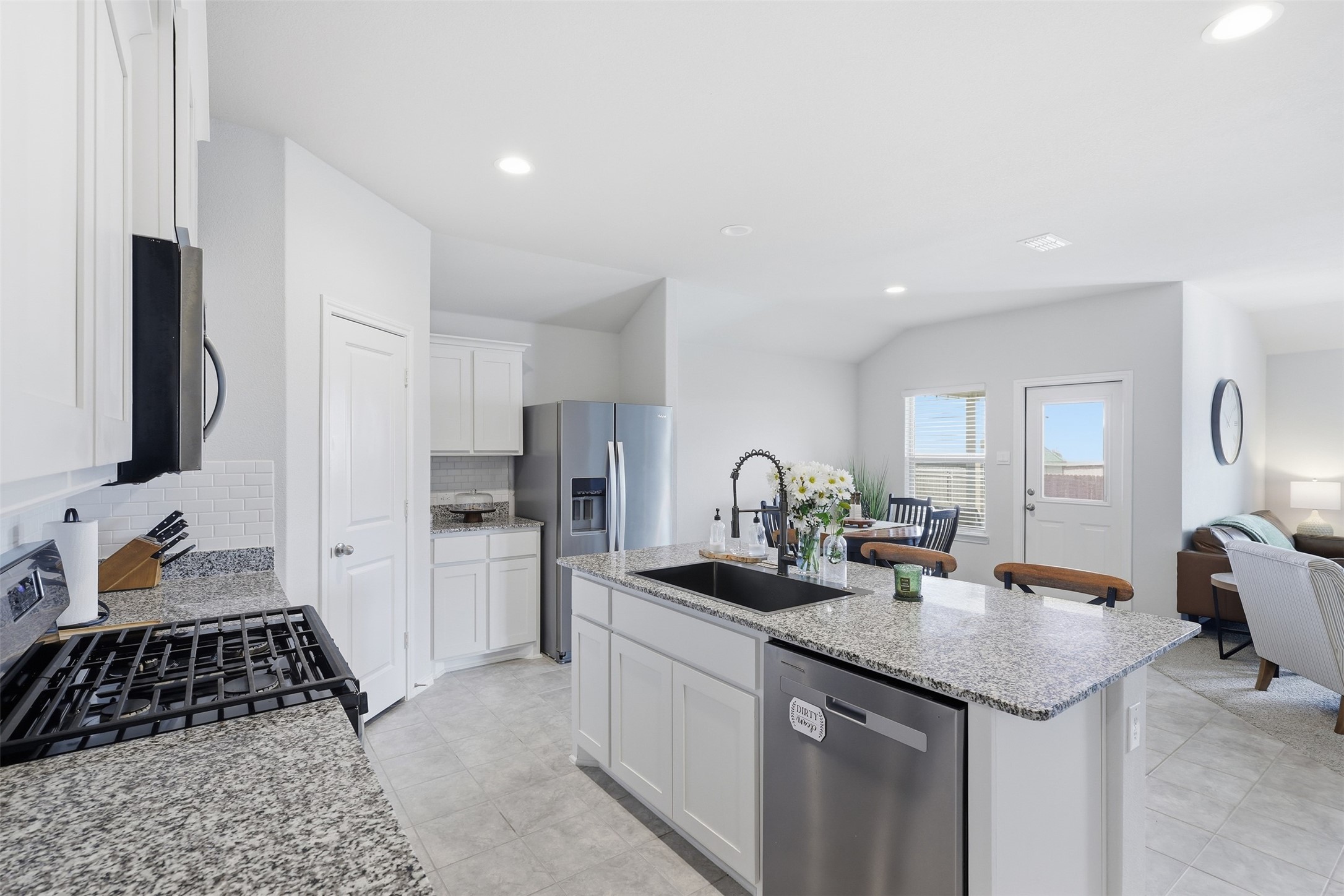 613 Whitecomb Lane Justin TX 76247