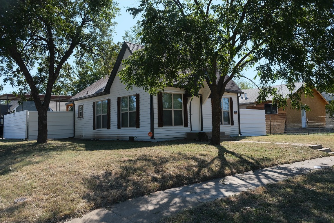 901 Tennessee Street Graham TX 76450