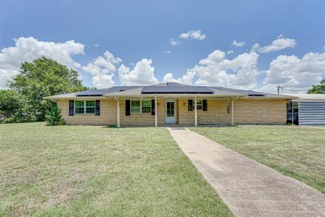 402 Lakecrest Drive Waxahachie TX 75165