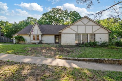 1820 Burr Oak Street Arlington TX 76012