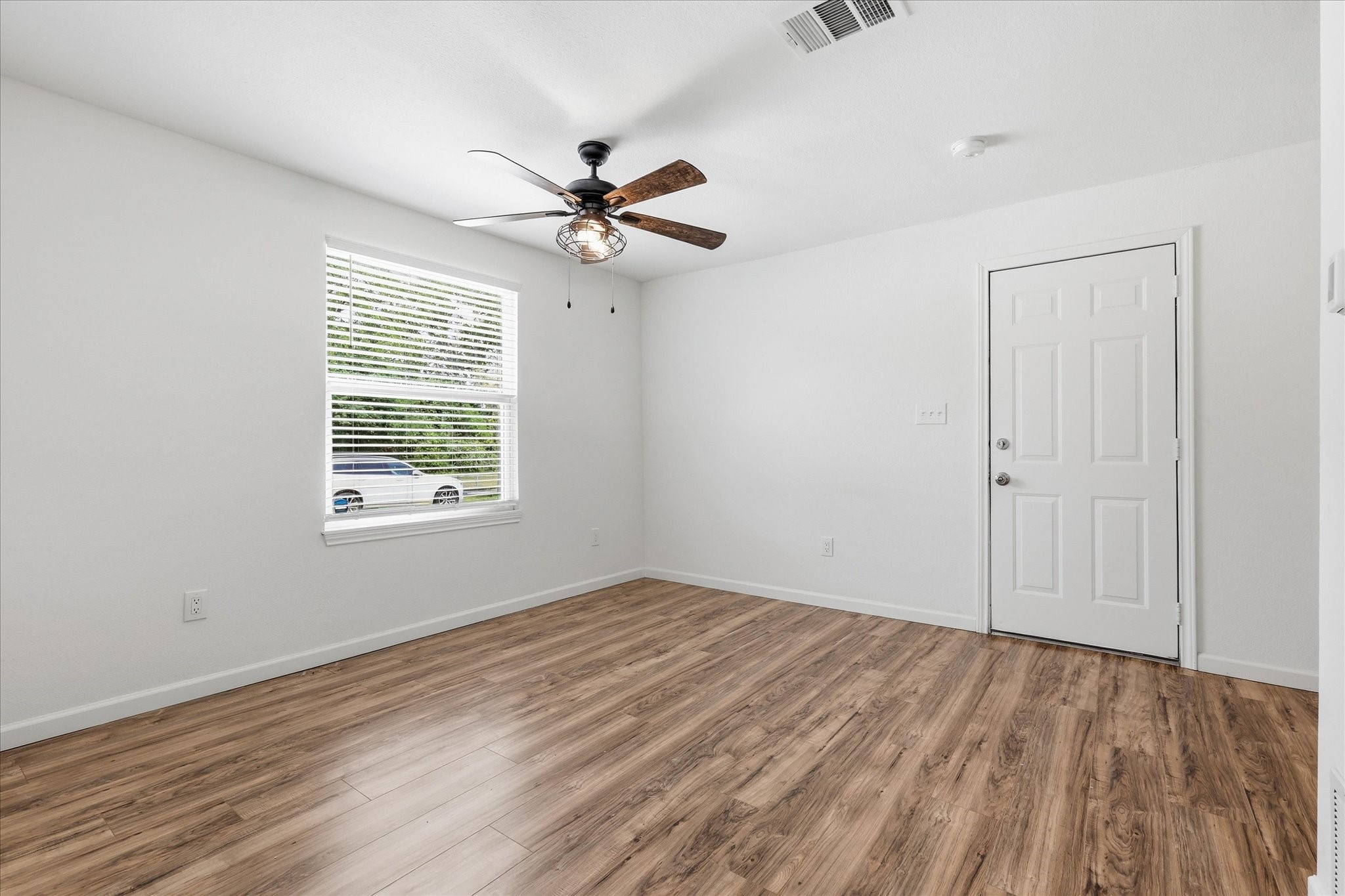 358 Birch Street Lewisville TX 75057