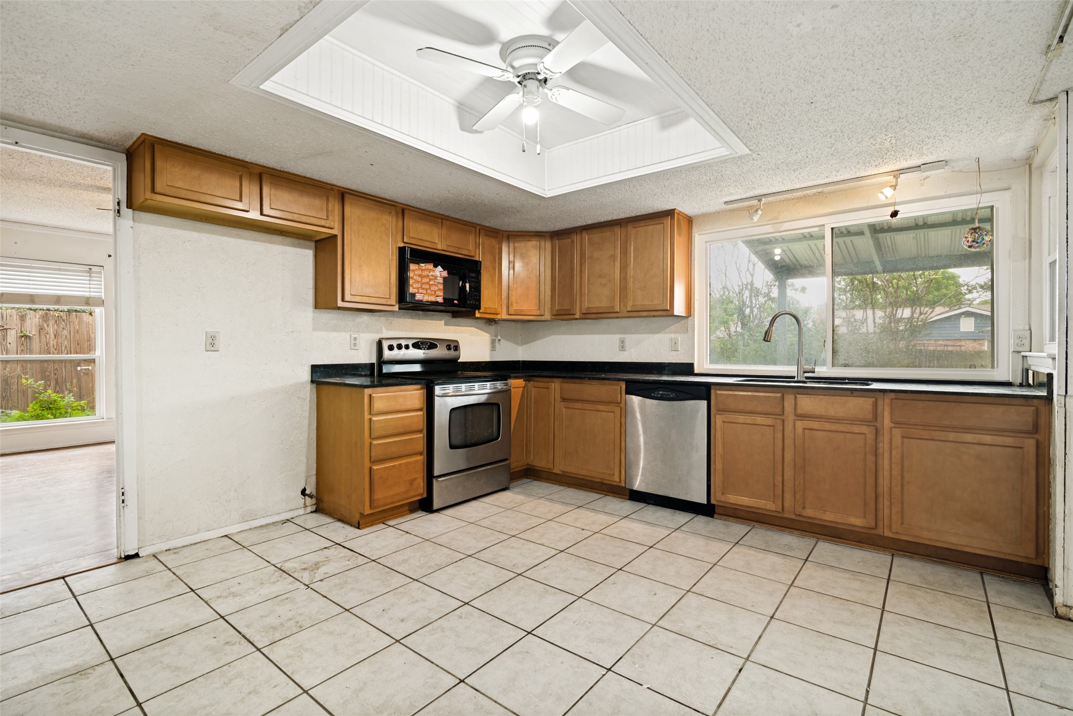 1101 Via Del Rey Mesquite TX 75150