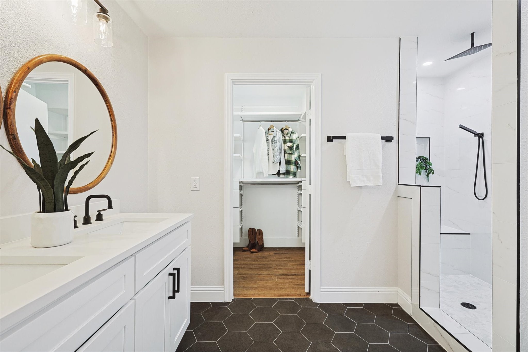 9235 Orbiter Drive Dallas TX 75243