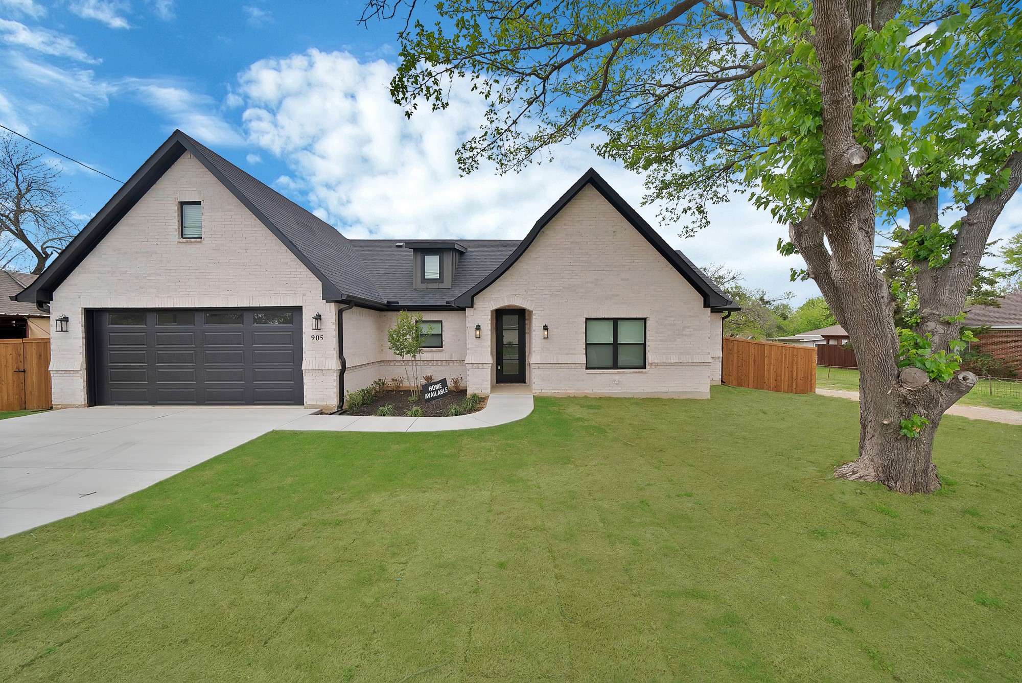 905 N Trinity Street Decatur TX 76234