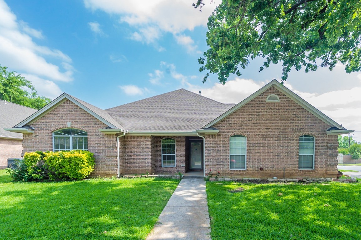 2412 Casey Court Arlington TX 76013