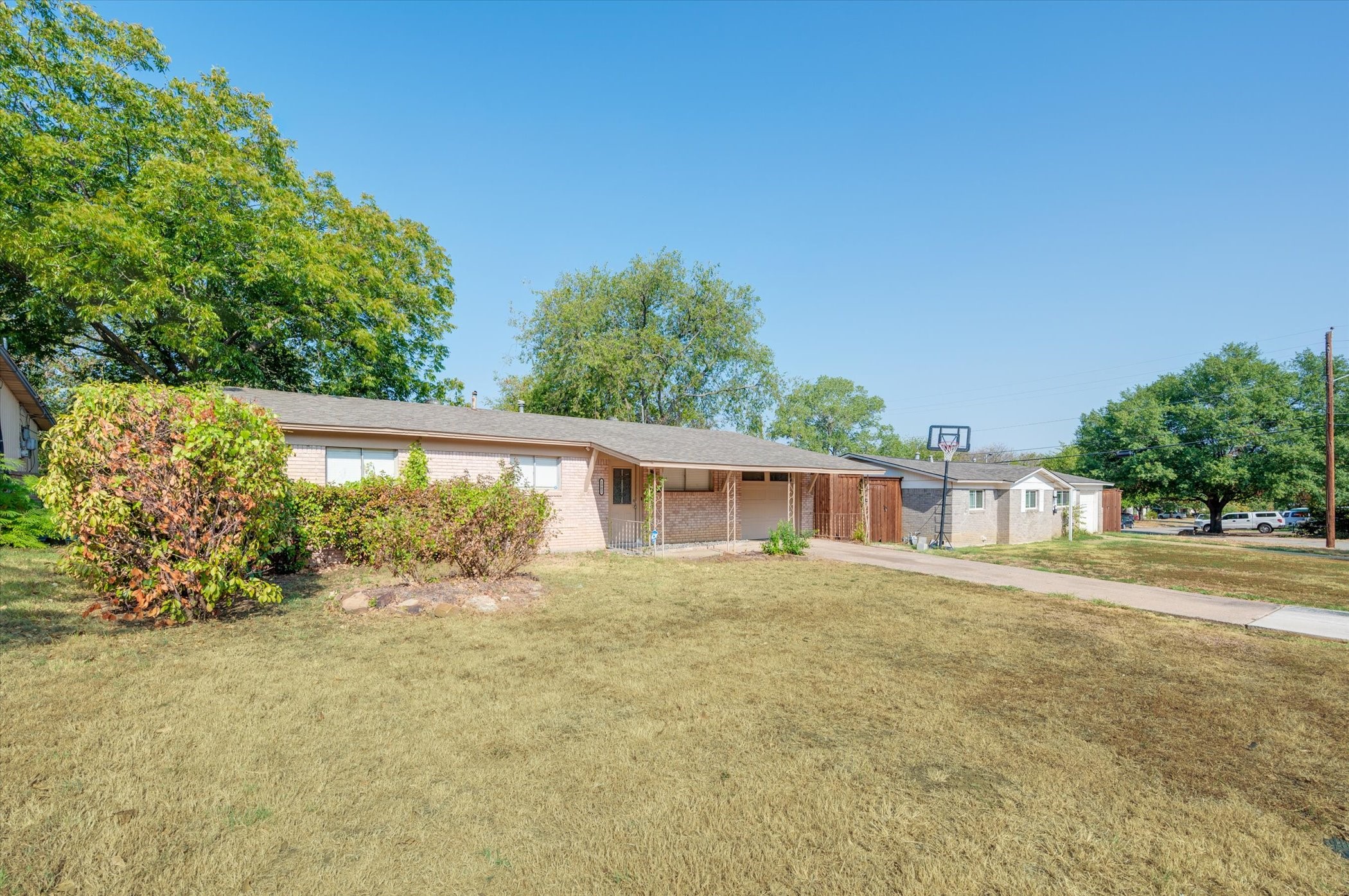 1902 Alan A Dale Road Arlington TX 76013