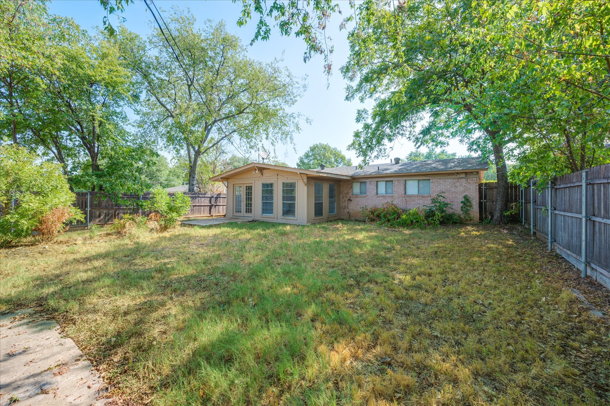 1902 Alan A Dale Road Arlington TX 76013